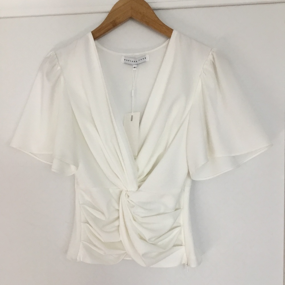 White Shortsleeved Shirt with knot detail